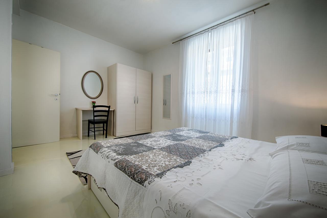 Apartment Jure ヴィス エクステリア 写真